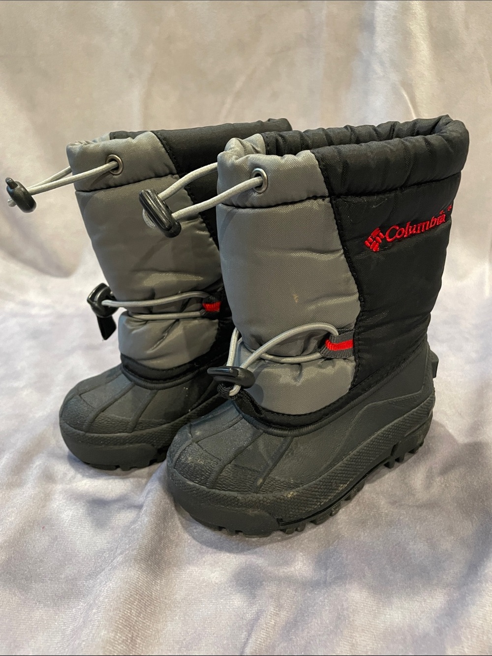 Columbia Kids Gray and Black Insulated Snow Boots with Red Logo